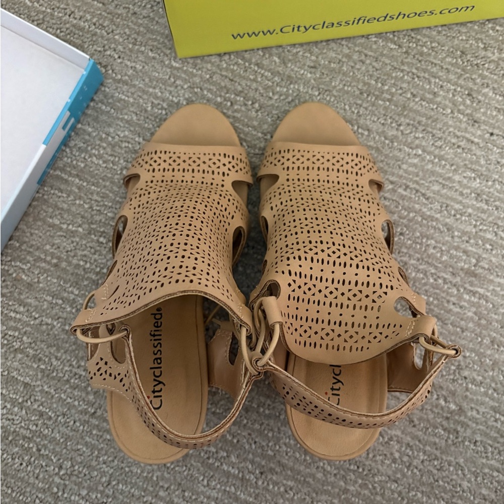 Cityclassified Beige Cutout Heeled Sandals - Picture 3 of 4